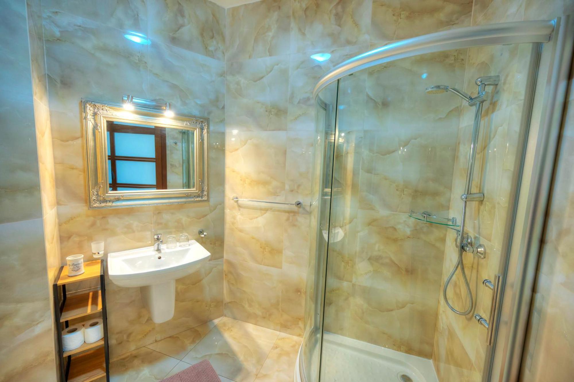 Spacious Seafront 3bedrooms, Sea View Balcony Gotax-1 * Ta Xbiex