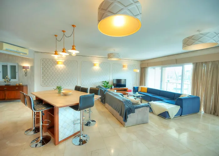 Spacious Seafront 3Bedrooms, Sea View Balcony Gotax-1