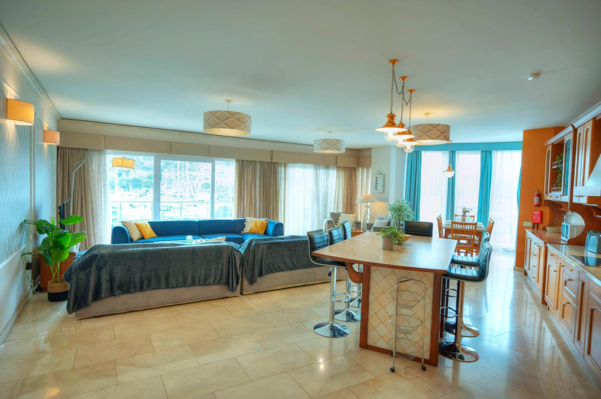 Spacious Seafront 3bedrooms, Sea View Balcony Gotax-1