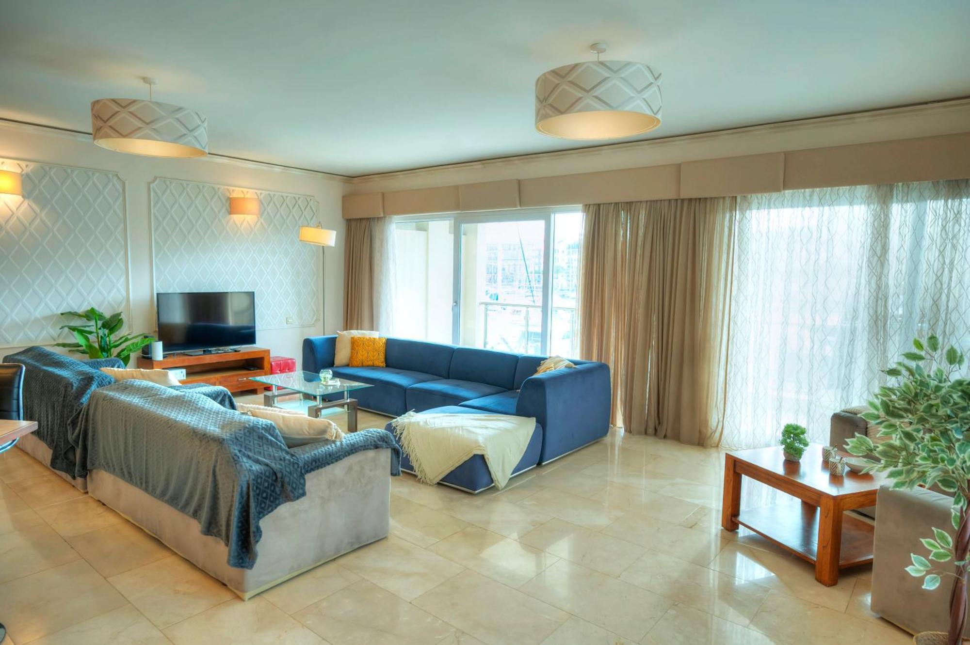 Spacious Seafront 3bedrooms, Sea View Balcony Gotax-1 Ta Xbiex
