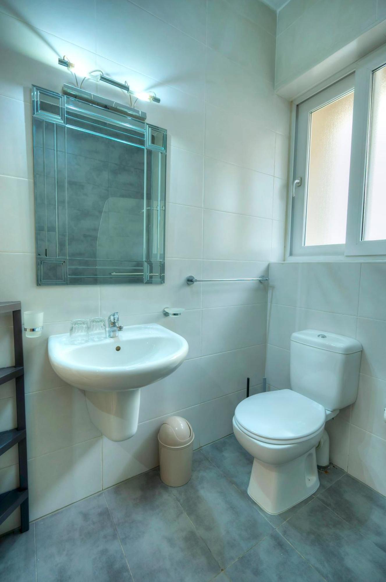 Spacious Seafront 3bedrooms, Sea View Balcony Gotax-1 Apartment
