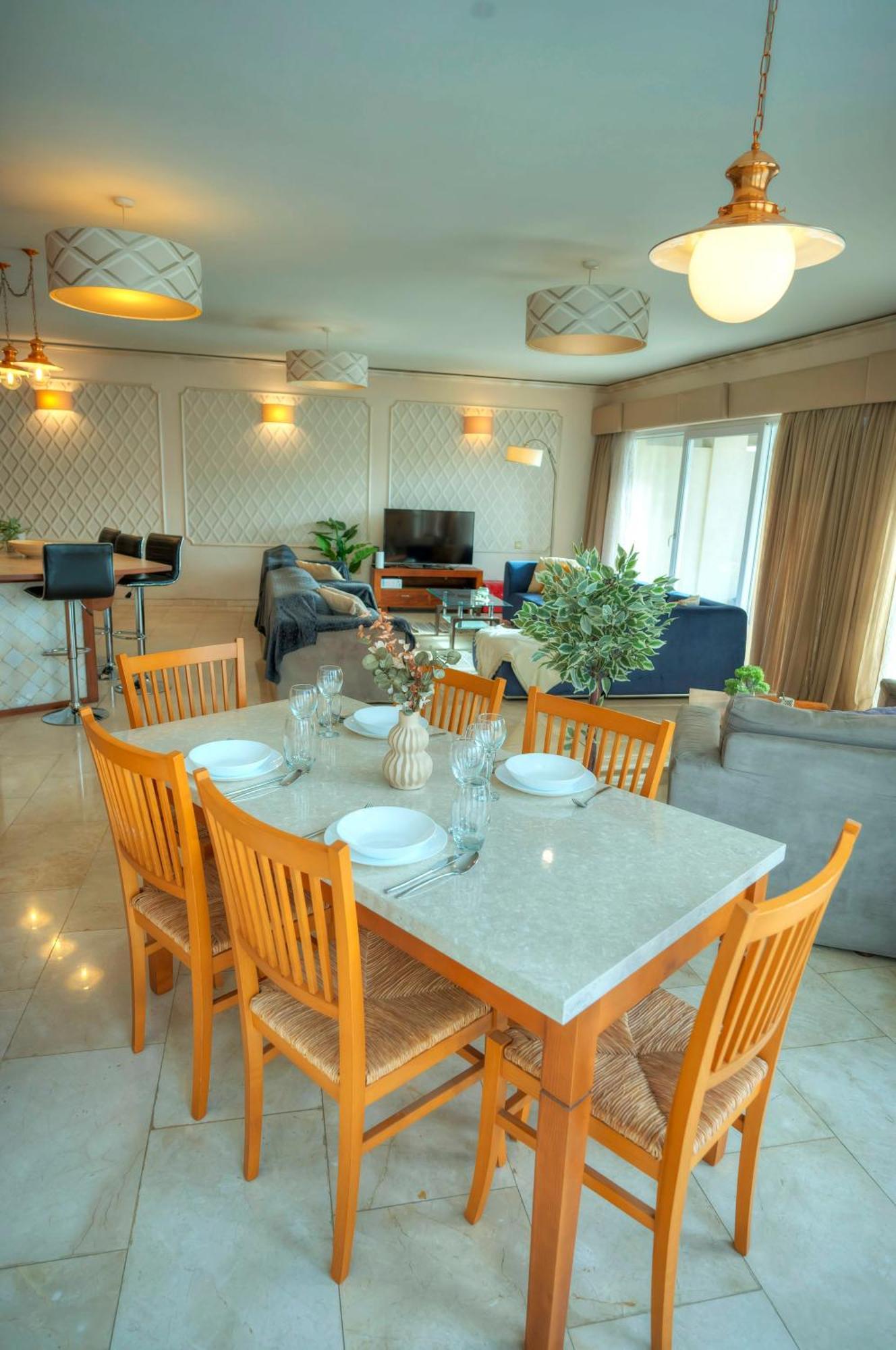 Apartment Spacious Seafront 3bedrooms, Sea View Balcony Gotax-1 *